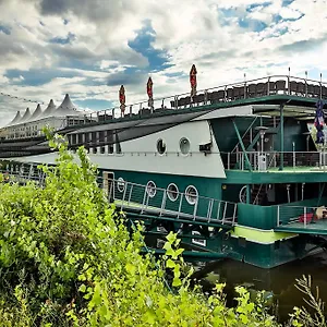 Rohan Boat Botel Prague