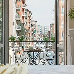 Homeathotel - Niguarda Ossola Apt Appartamento Milano